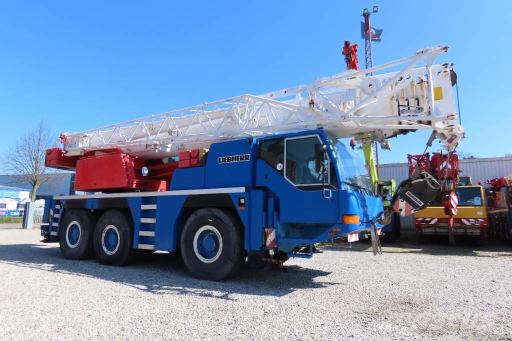 Liebherr LTM 1055-1 Grúas todo terreno