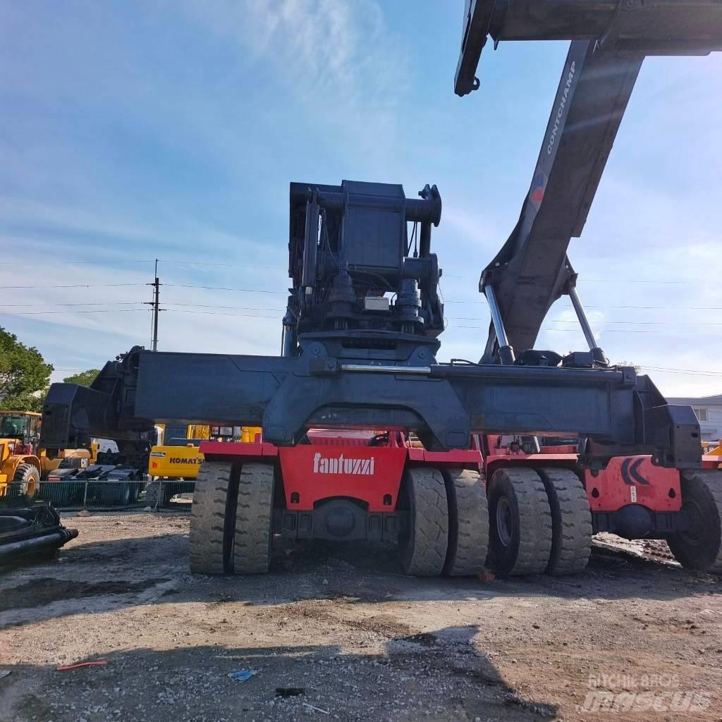 Fantuzzi CS 45 KM Manipulador de contenedores