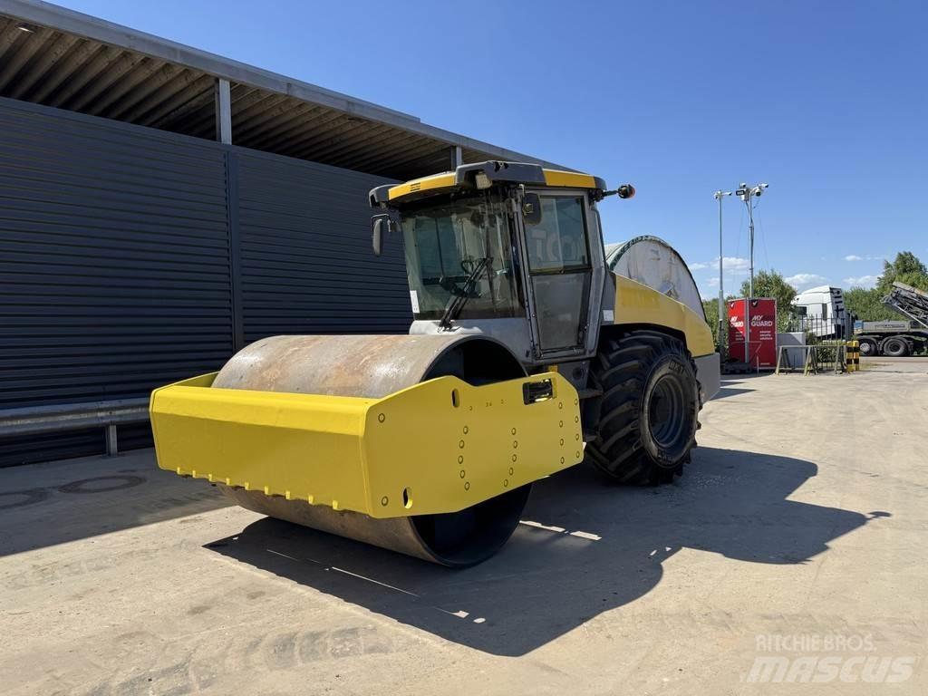 Dynapac CA3500D Rodillos de un solo tambor