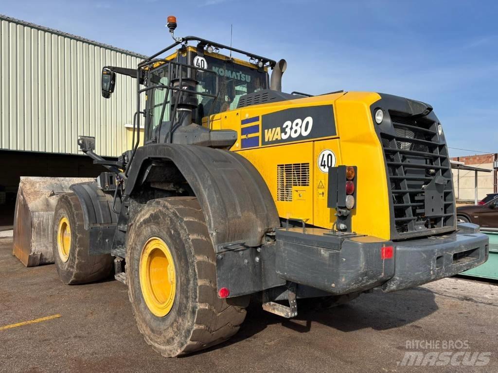 Komatsu WA 380-8 Cargadoras sobre ruedas