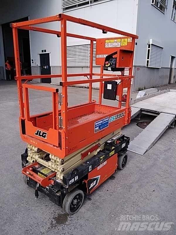 JLG ES 1330 L Plataformas tijera