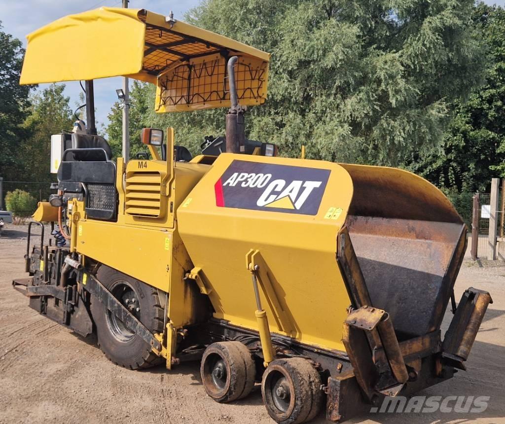 CAT AP300 Asfaltadoras