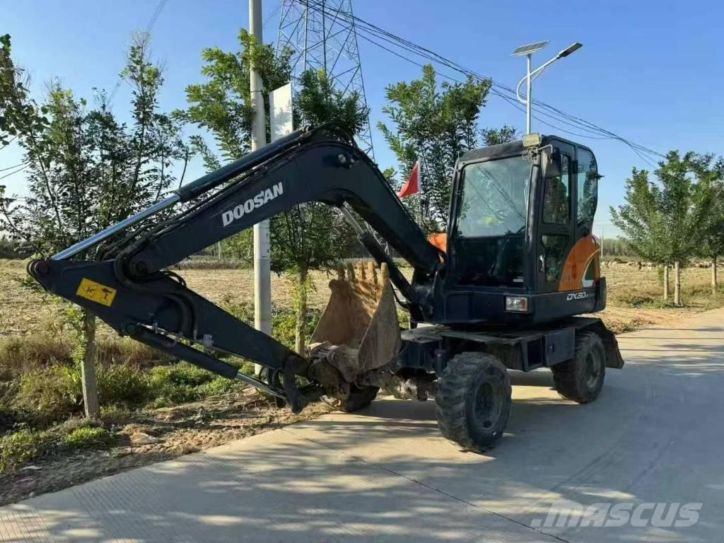 Doosan DX 60 Mini excavadoras < 7t