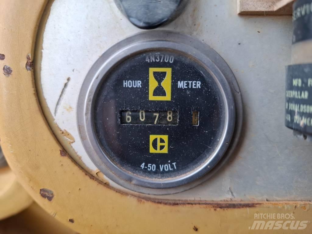 CAT D 4 D Buldozer sobre oruga