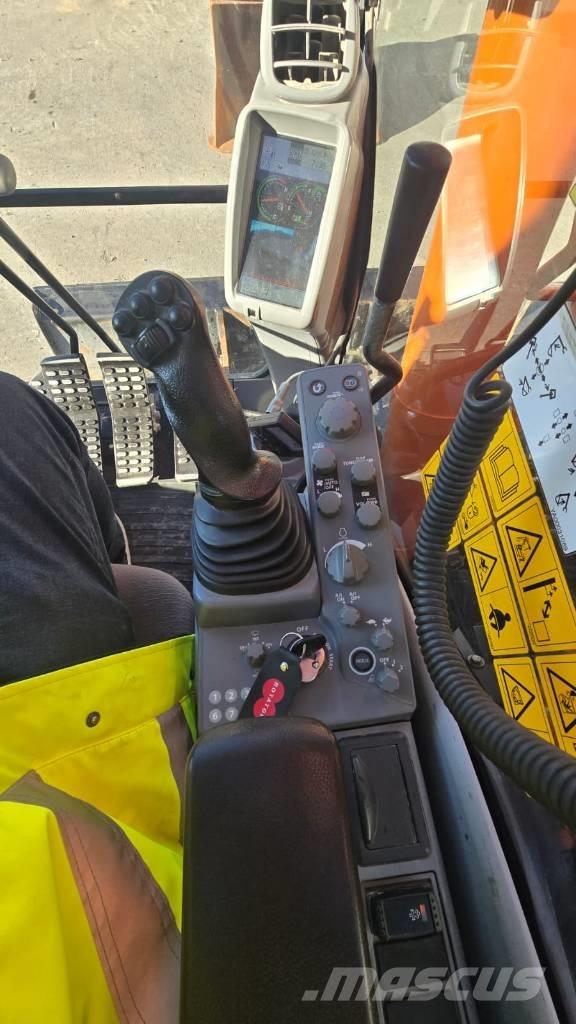 Hitachi ZX 135 US-6 Excavadoras de cadenas