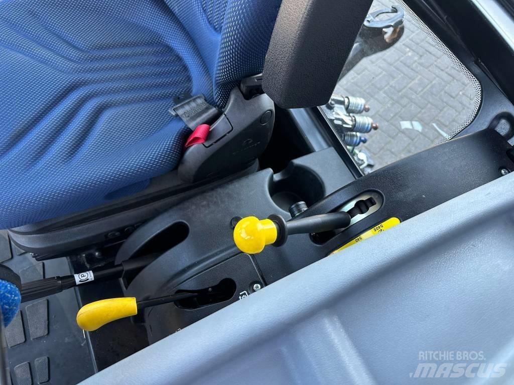 New Holland T4.75 S Tractores