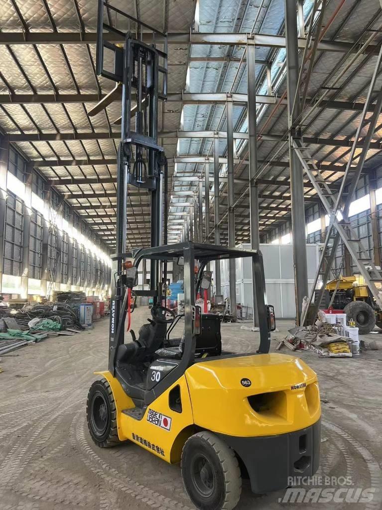 Komatsu FD 30 T-17 Carretillas diesel