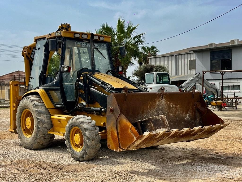 CAT 438 C Retrocargadoras