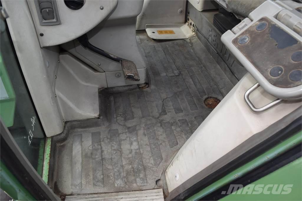 Fendt 712 Vario Tractores