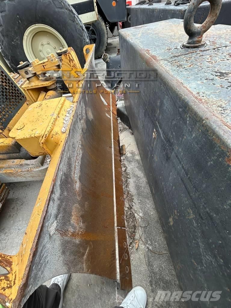 CAT D 3 C III Buldozer sobre oruga