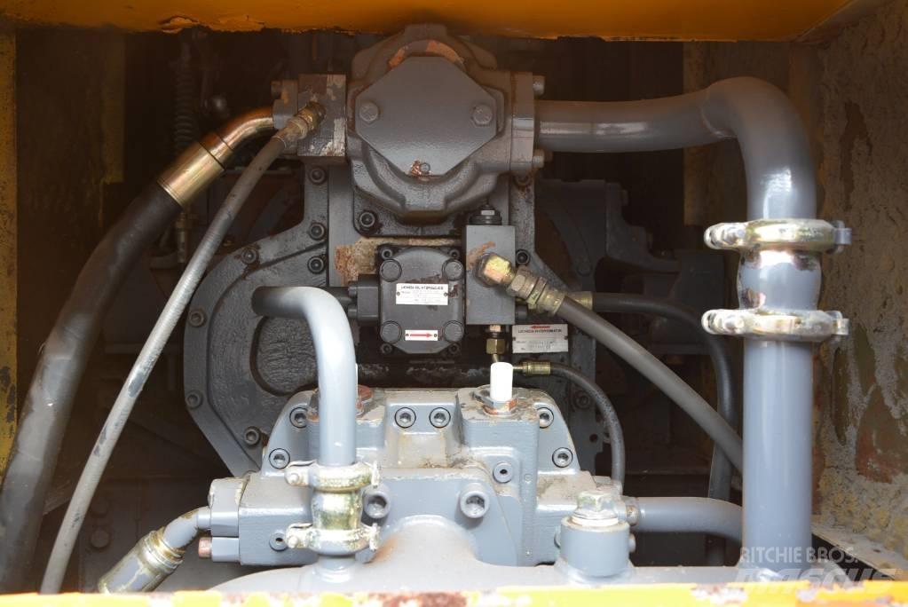 Hitachi KH 180-3 Grúas de oruga