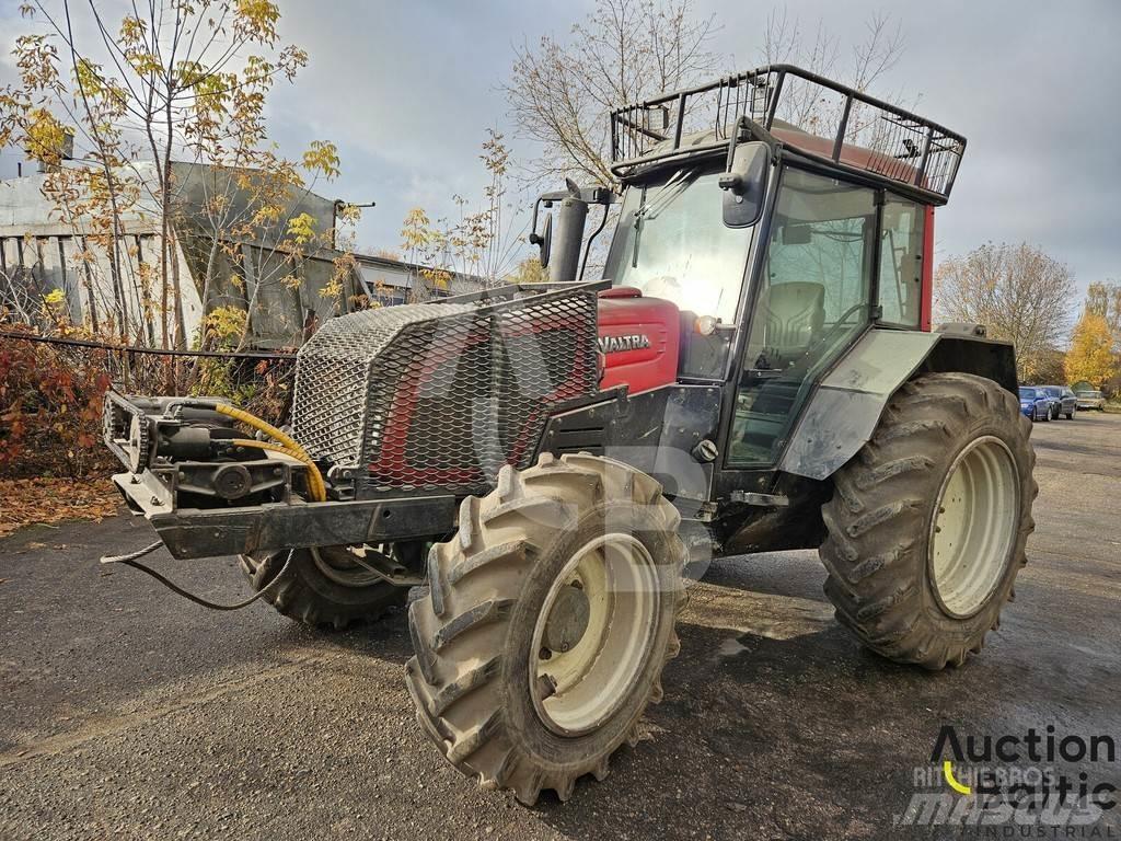 Valtra A 93H Tractores