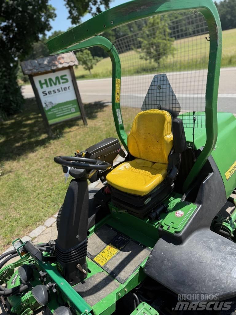 John Deere 8800 Tractores corta-césped