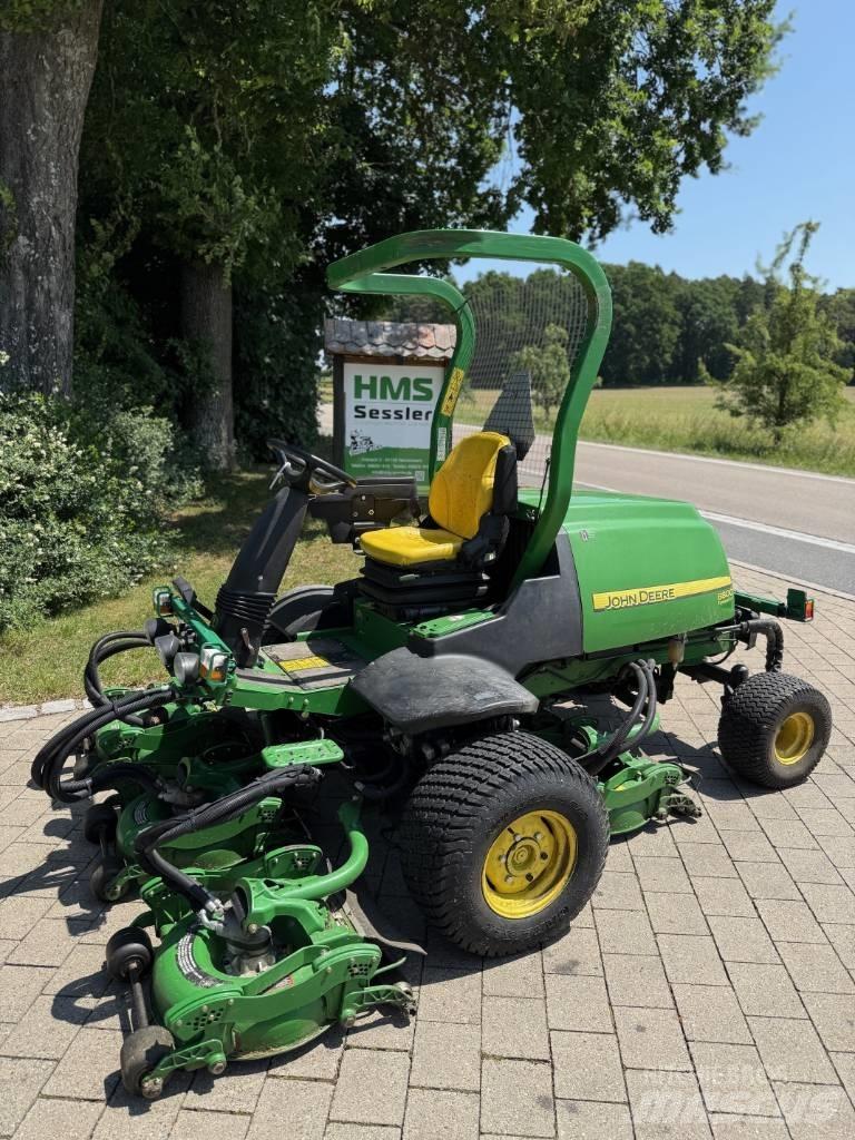 John Deere 8800 Tractores corta-césped