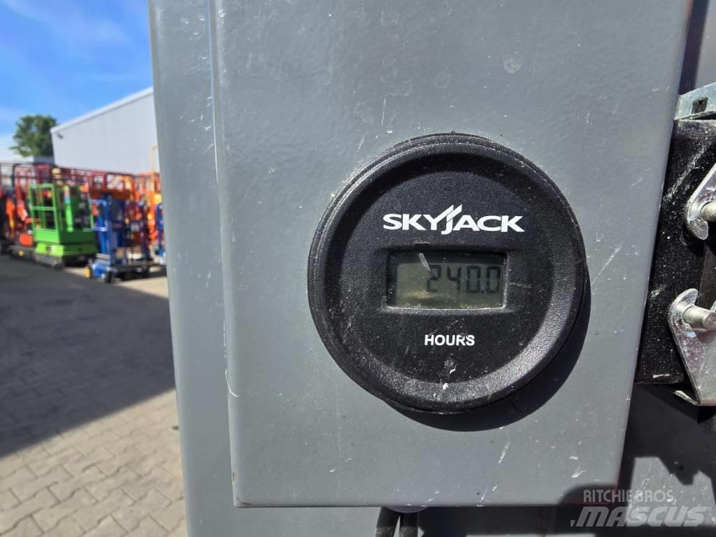 SkyJack SJ 16 Ascensores de personal y montacargas de acceso