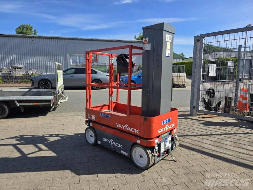SkyJack SJ 16 Ascensores de personal y montacargas de acceso