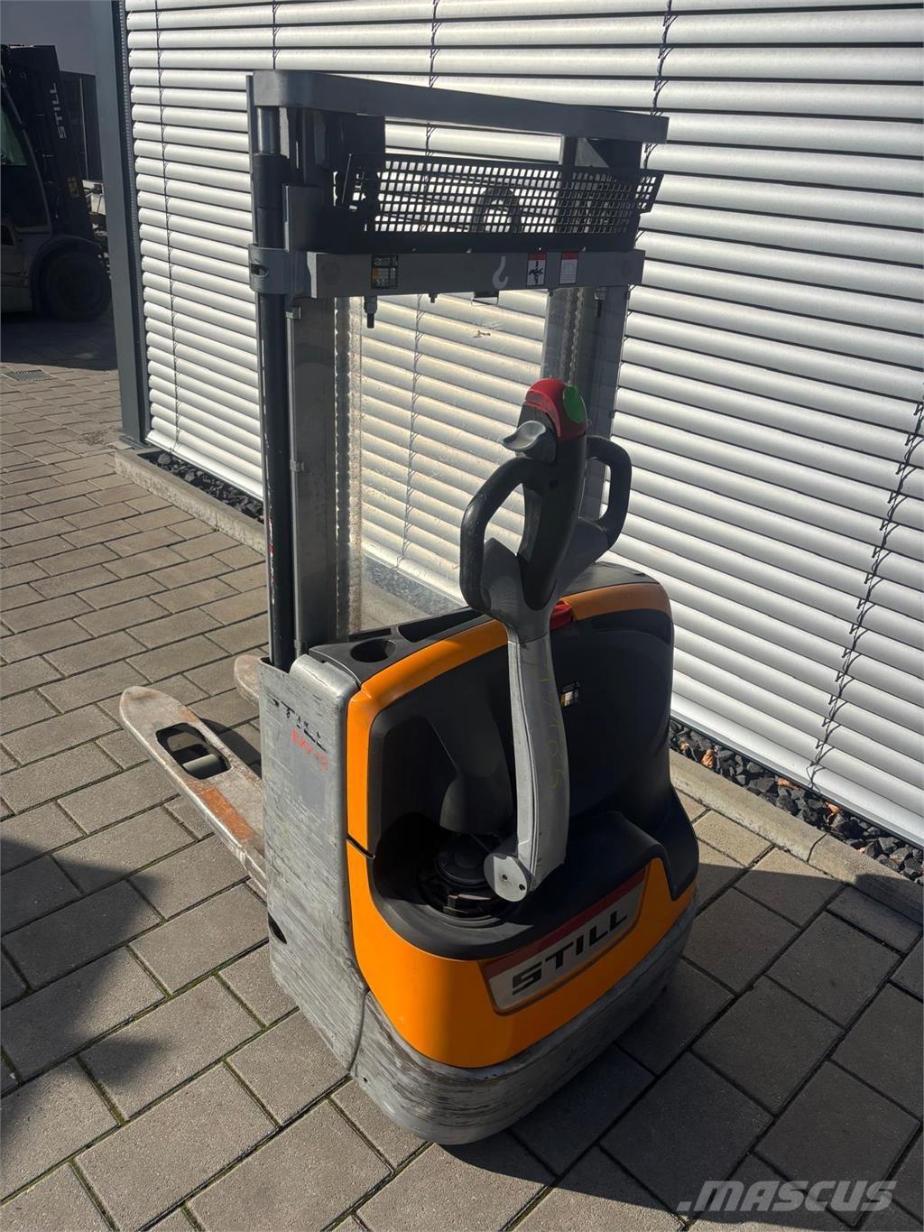Still EXV12 Apiladores eléctricos autopropulsados