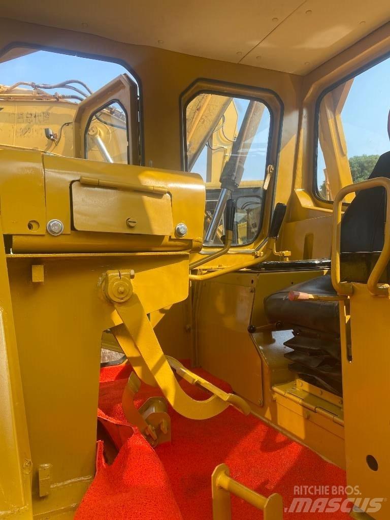 CAT D 8 K Buldozer sobre oruga