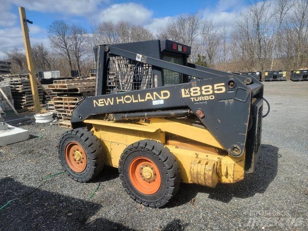 New Holland LX 885 Minicargadoras