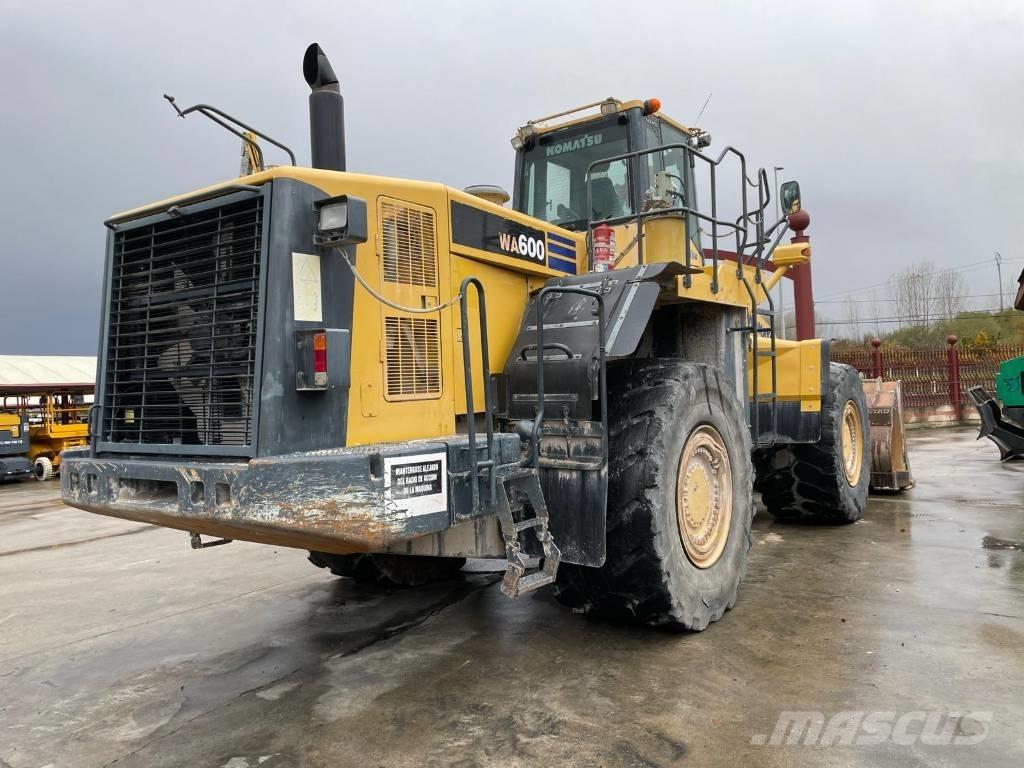Komatsu WA 600-6 Cargadoras sobre ruedas
