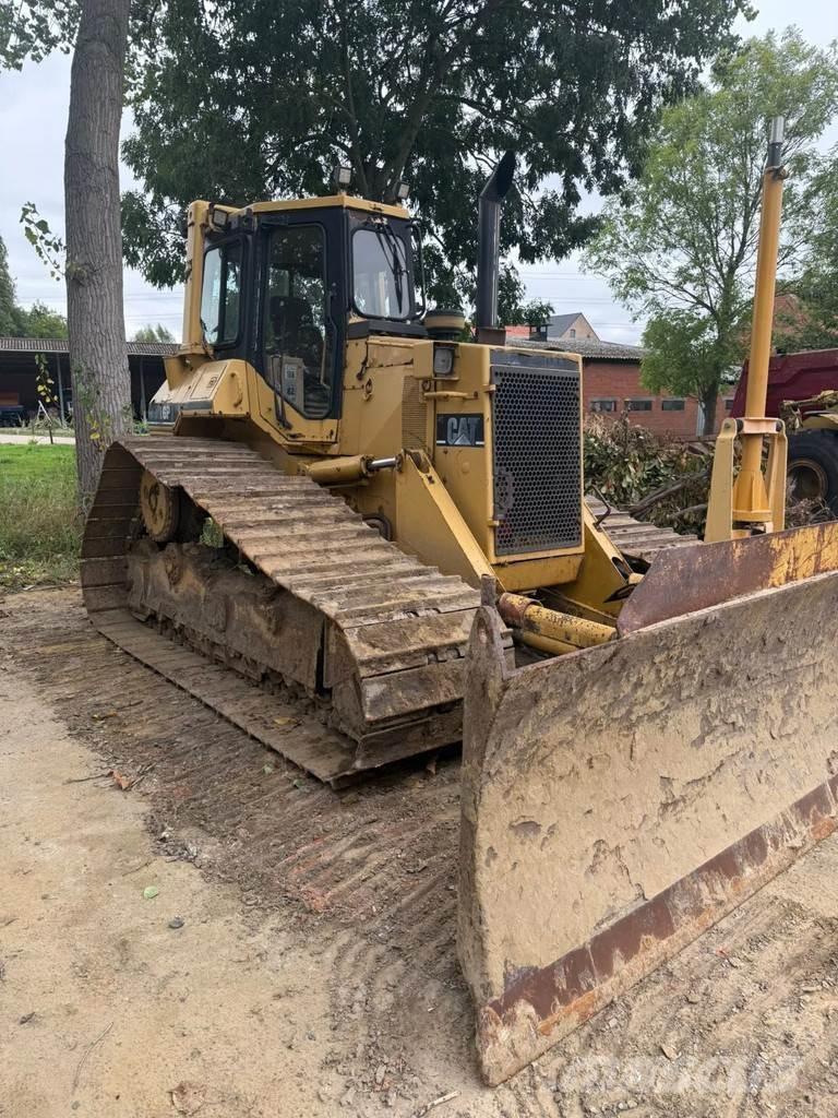 CAT D5H Buldozer sobre oruga