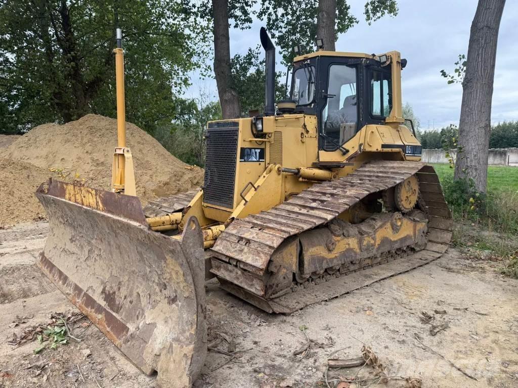 CAT D5H Buldozer sobre oruga