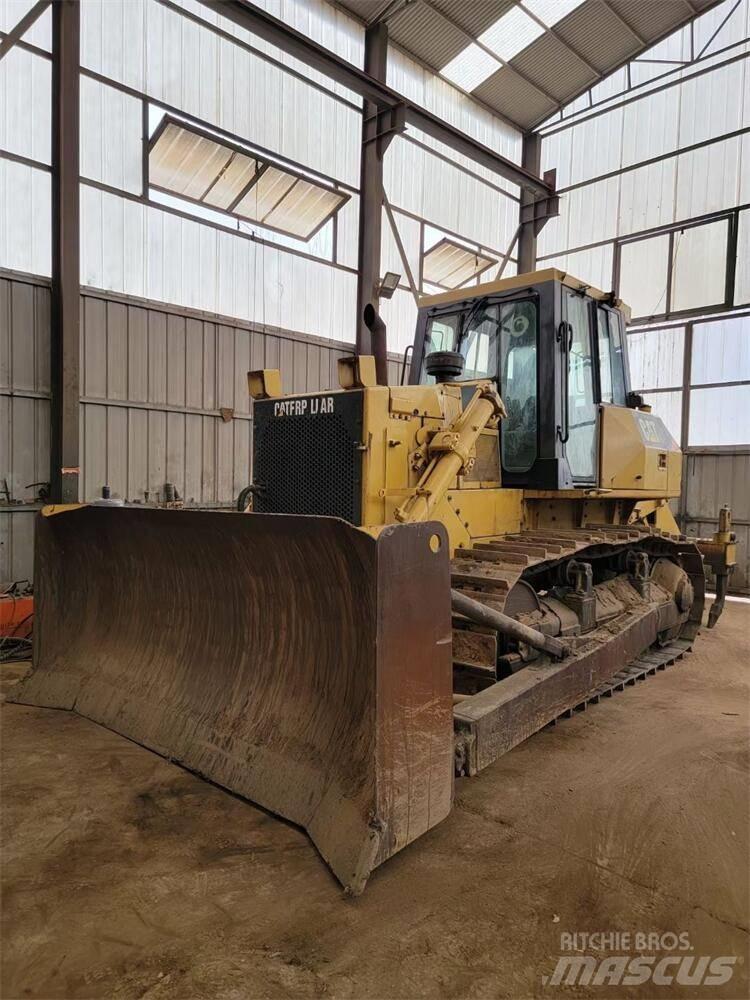 CAT D7G2 Buldozer sobre oruga