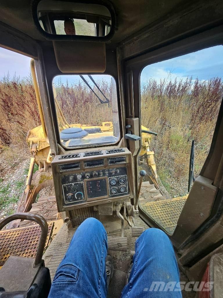 CAT D6h Buldozer sobre oruga