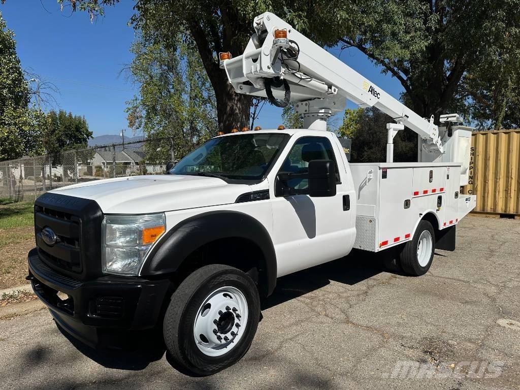 Altec AT 235 Plataformas sobre camión