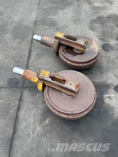 Liebherr R 900 IDLER Cadenas, orugas y chasis