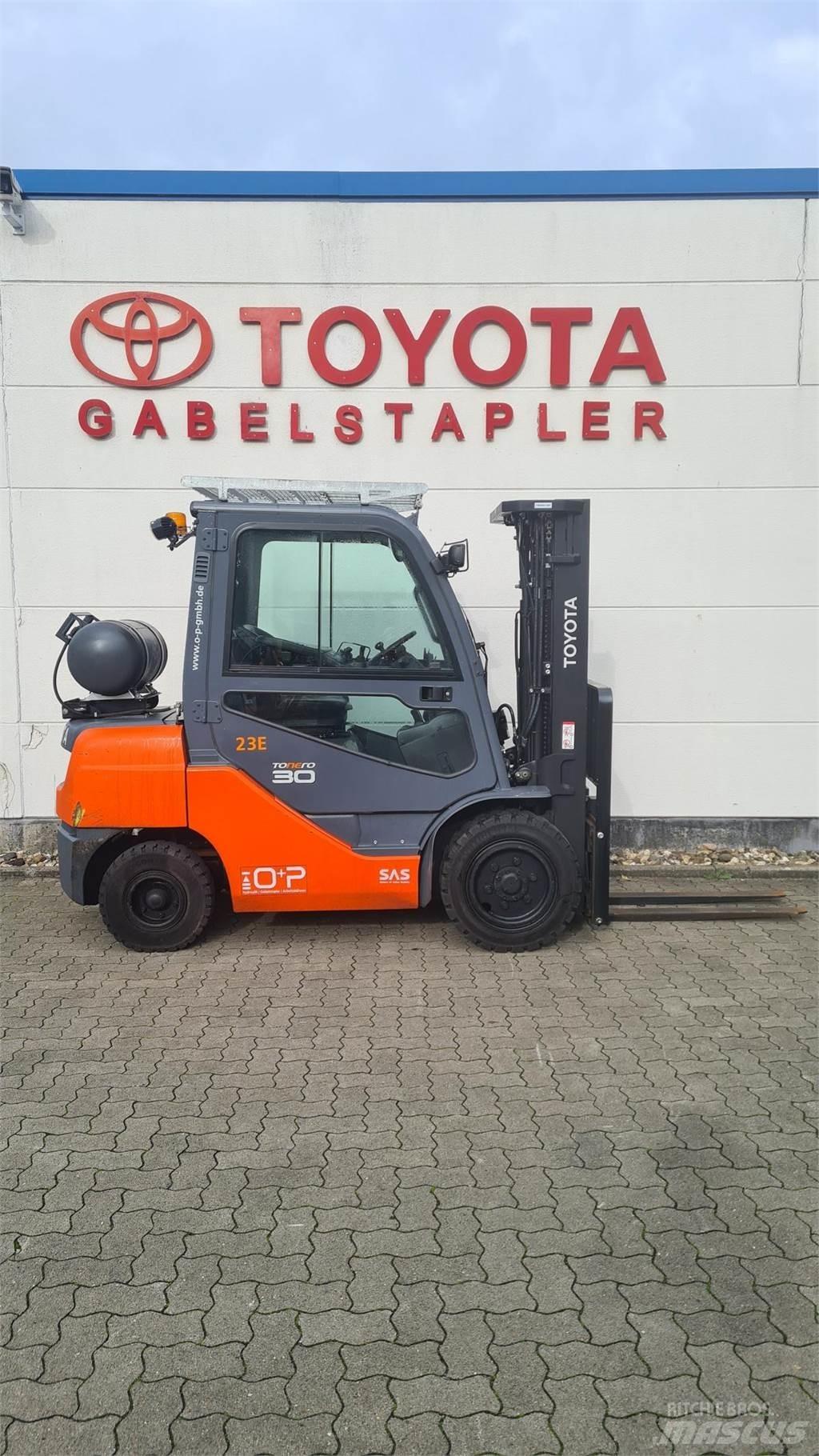 Toyota 02-8FGF30 Carretillas LPG