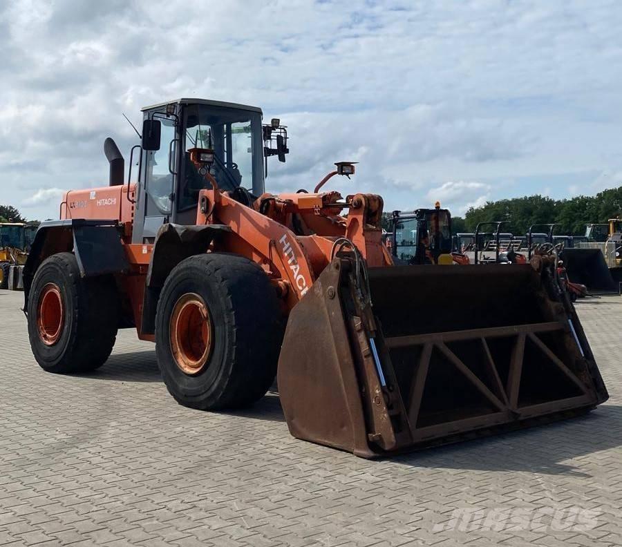 Hitachi LX 210 E Cargadoras sobre ruedas