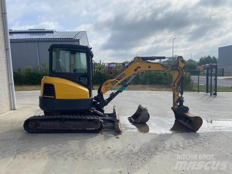 Bobcat E 35 Excavadoras de ruedas
