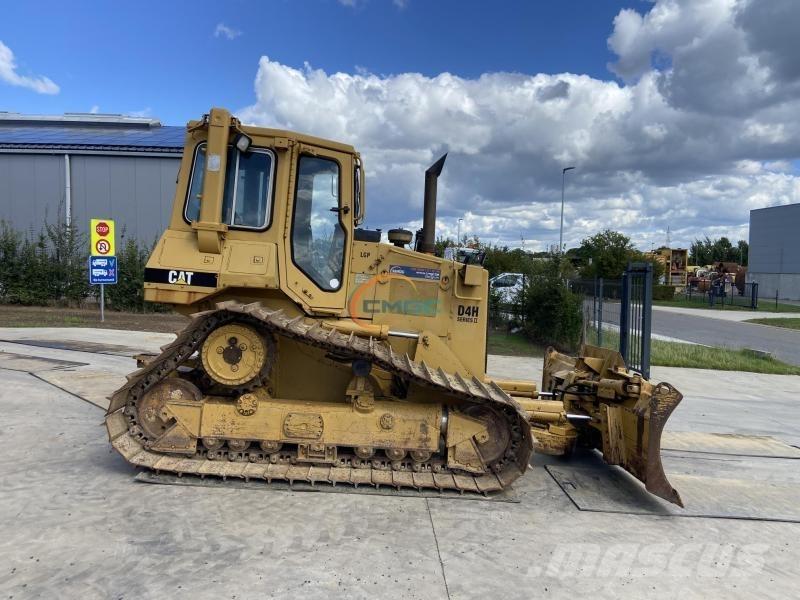 CAT D4H Buldozer sobre oruga