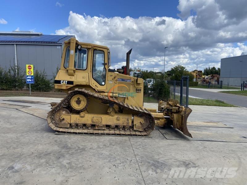 CAT D4H Buldozer sobre oruga