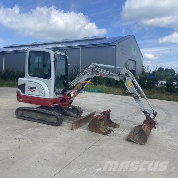 Takeuchi TB225 Excavadoras de ruedas