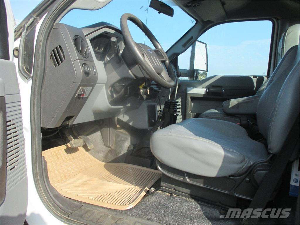 Ford F750 Camiones polibrazo