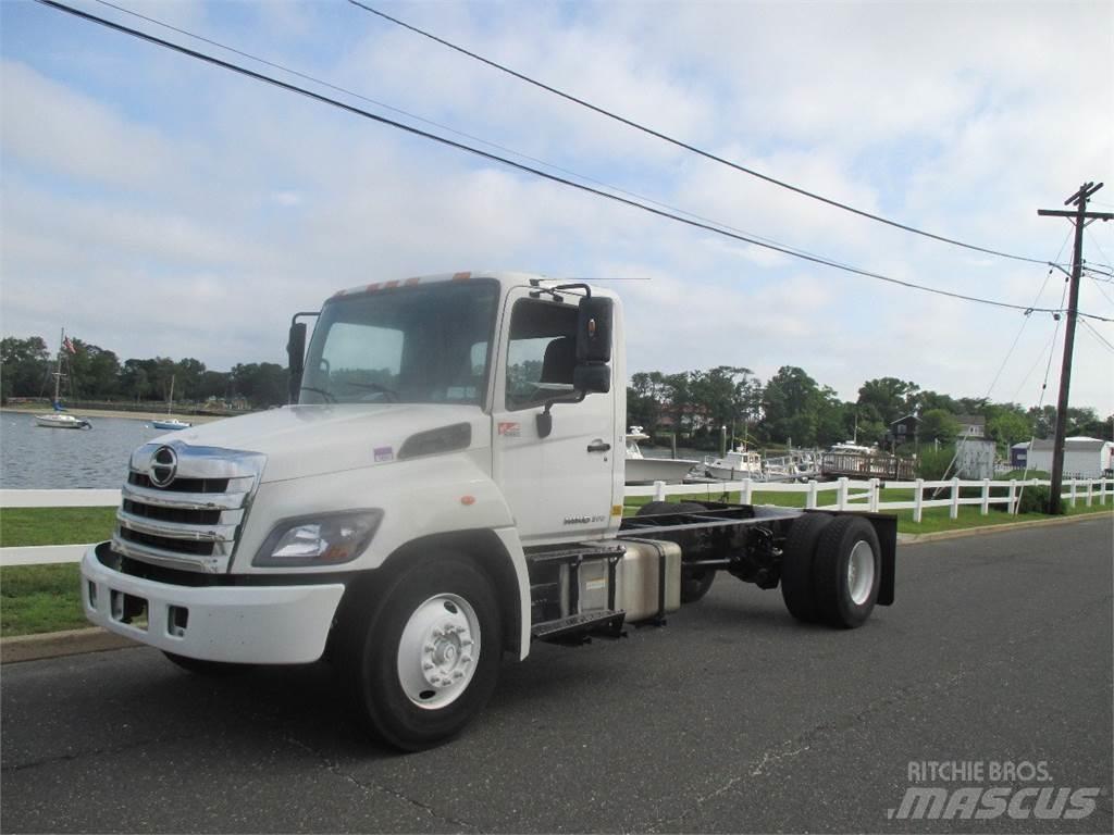 Hino 268 Camiones chasis