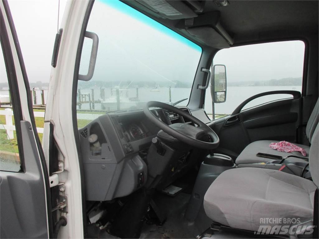 Isuzu NQR Camiones bañeras basculantes o volquetes