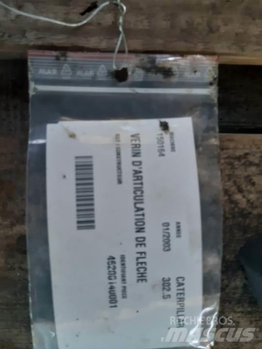 CAT 302.5 Hidráulicos