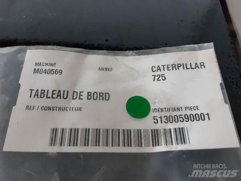 CAT 725 Cabinas e interior