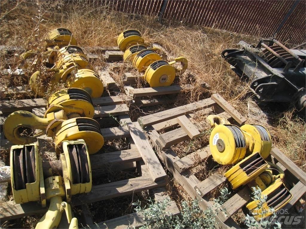 Other Piezas y equipos para grúas