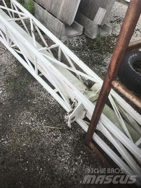 Terex  Plataformas y cucharones