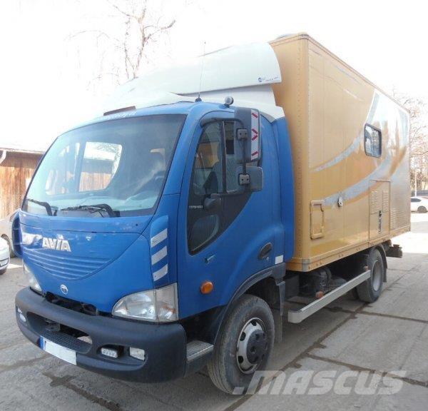 Avia D75 Camiones caja cerrada
