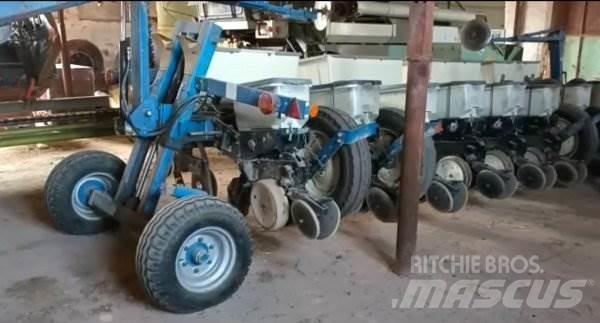  _JINÉ USA) Kinze - 3000 Tractores
