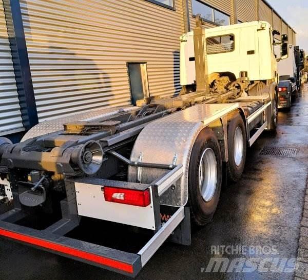Scania P 360 Camiones polibrazo