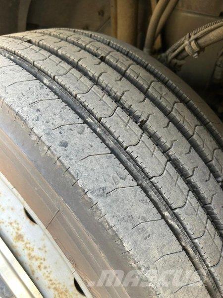 Scania P230 LB Camiones plataforma