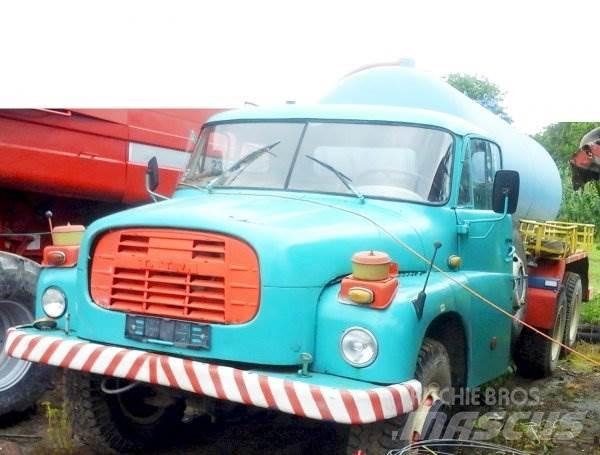 Tatra 148 CAS 10 Camiones cisterna