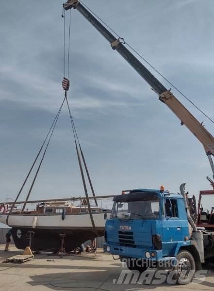 Tatra T815 +(ČKD) AD 20 Camiones grúa