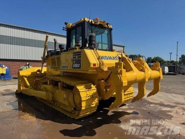 Komatsu D65EX-18 Buldozer sobre oruga